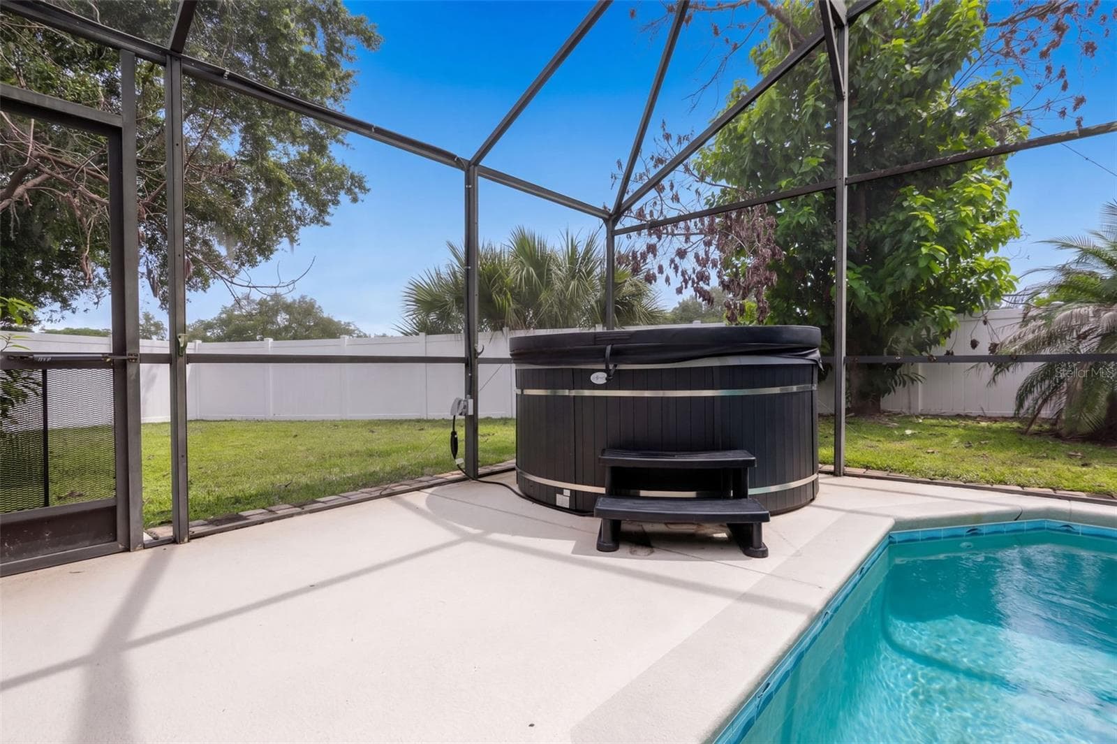Hot Tub - 16102 MAGNOLIA HILL ST, CLERMONT