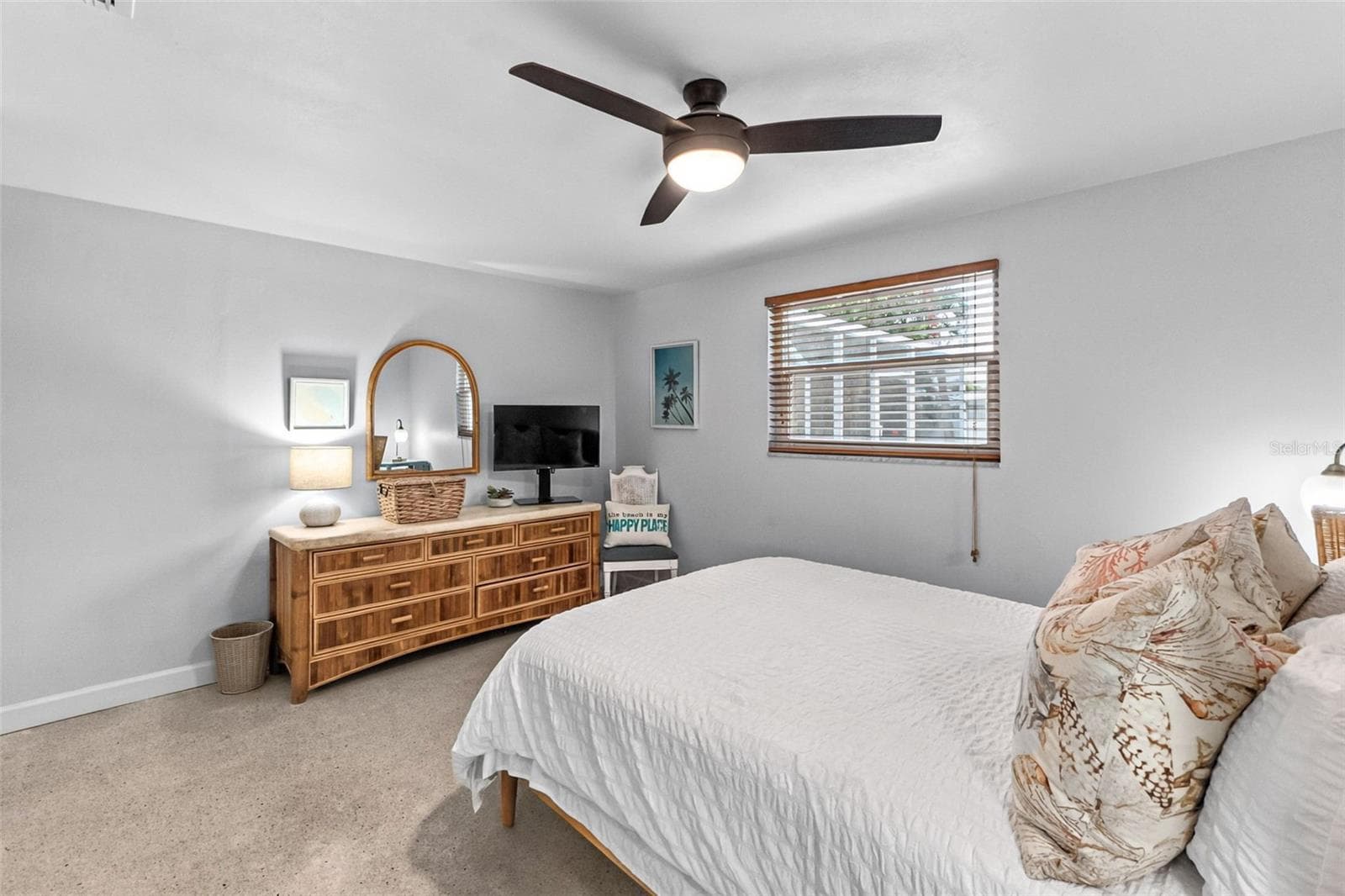 Alternate view of the primary bedroom. - 912 CHURCH ST, VENICE