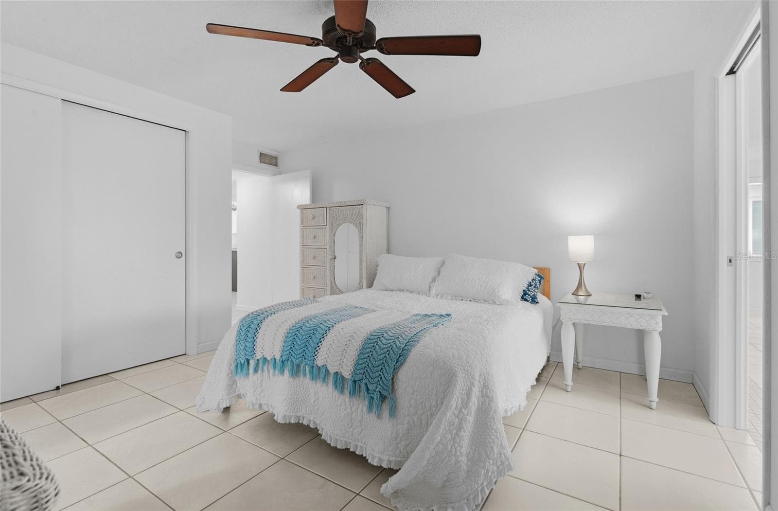Condominium at 845 SPANISH DR N #845, LONGBOAT KEY, photo 8 of 62