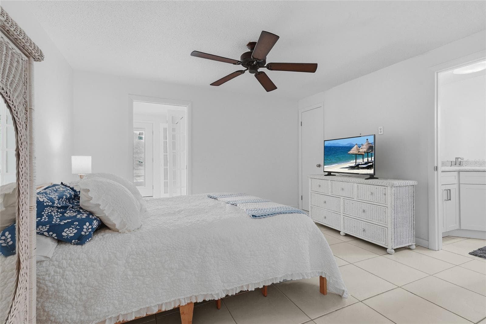 Condominium at 845 SPANISH DR N #845, LONGBOAT KEY, photo 28 of 62