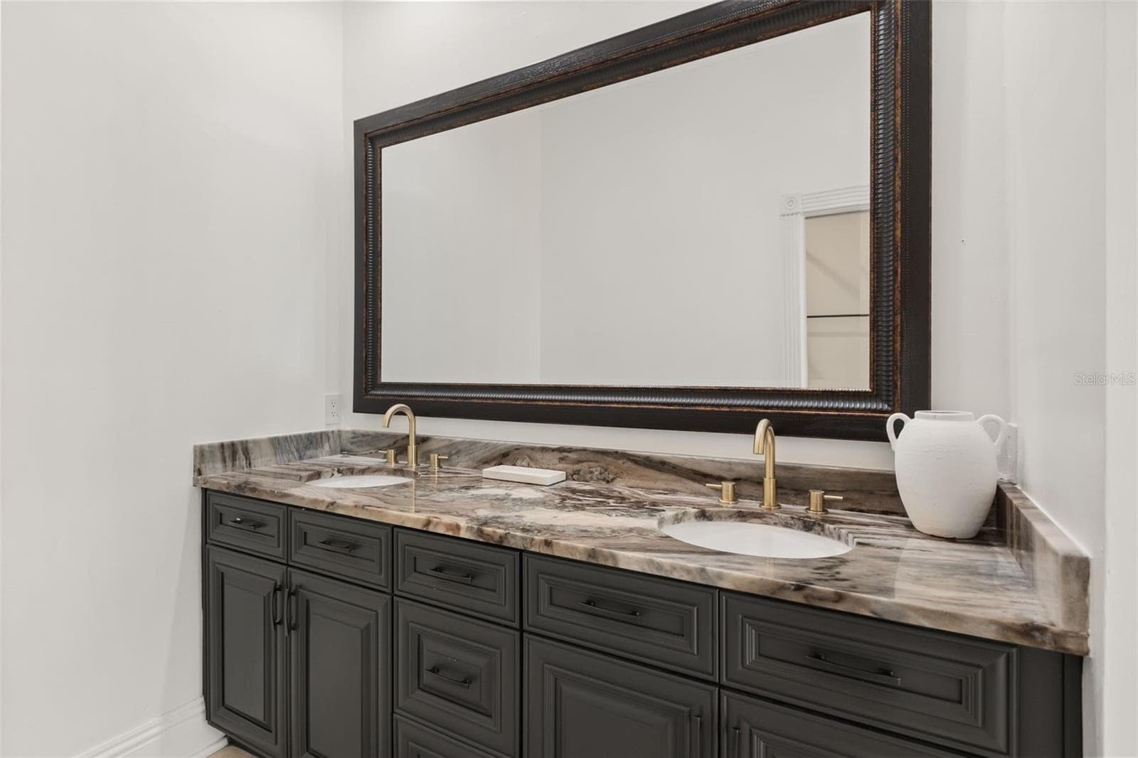 Upstairs Hall Bathroom - 7703 SADLER RD, MOUNT DORA
