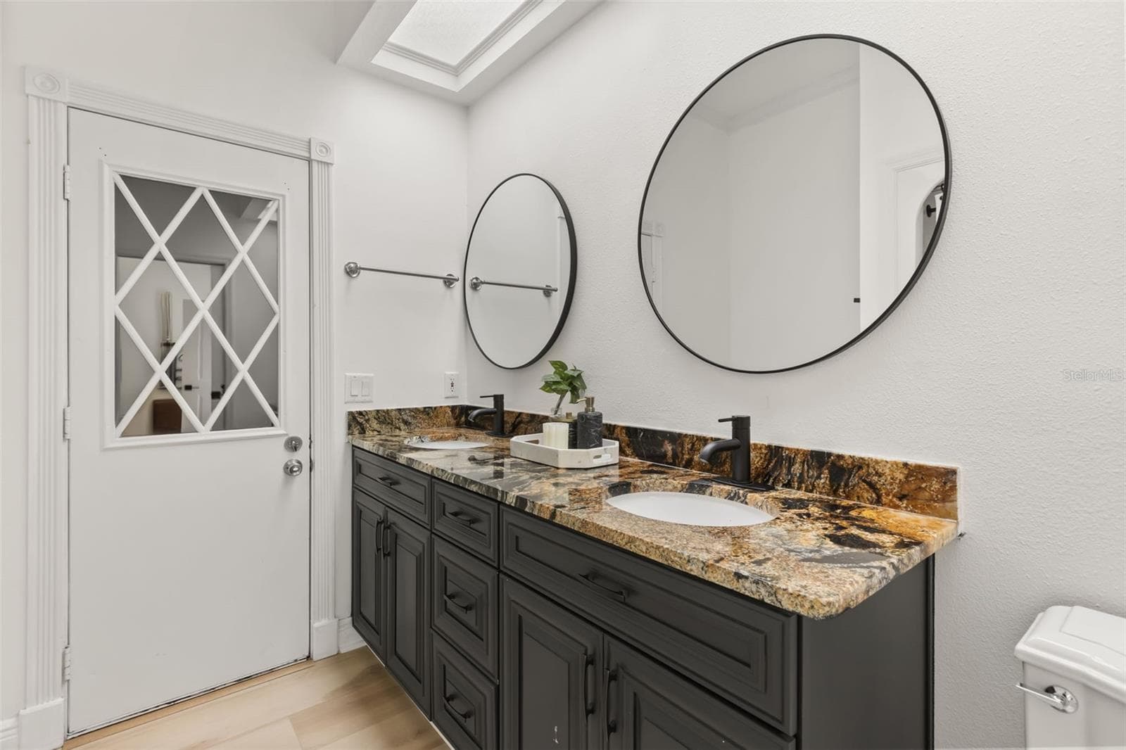 Game Room Bathroom - 7703 SADLER RD, MOUNT DORA
