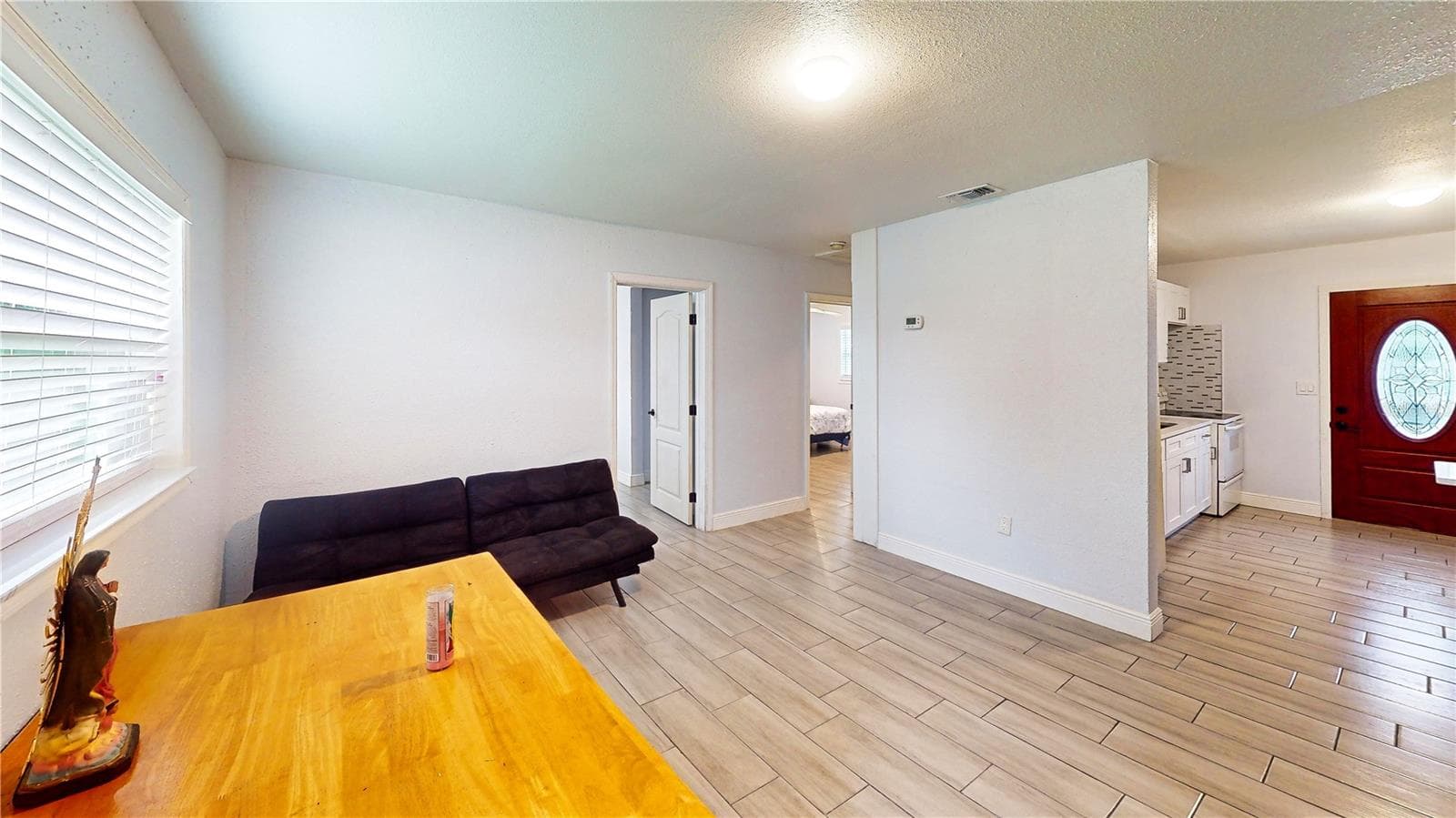 Living room view as you enter - 330 12TH ST W, PALMETTO