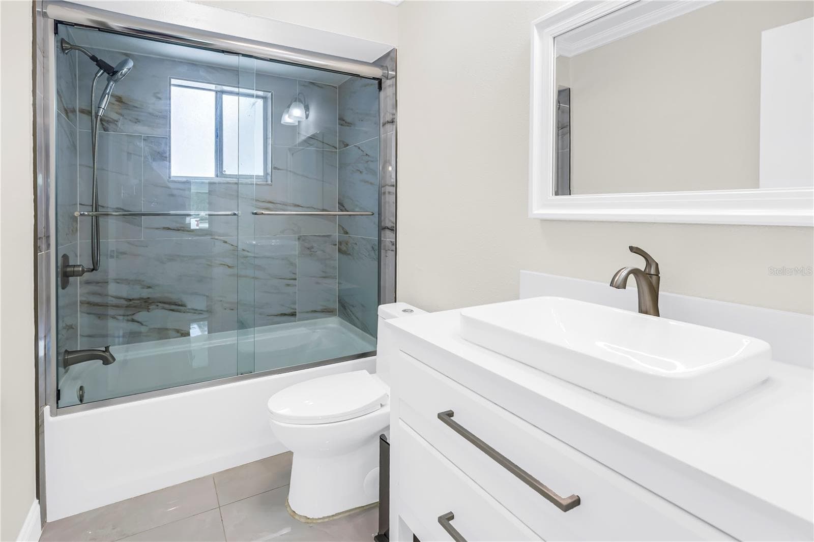 Hallway Bathroom - 6039 99TH CT, PINELLAS PARK