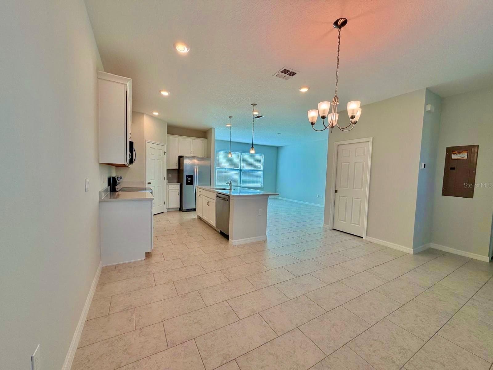 Townhouse at 5062 AVALON PARK BLVD, WESLEY CHAPEL, photo 5 of 35
