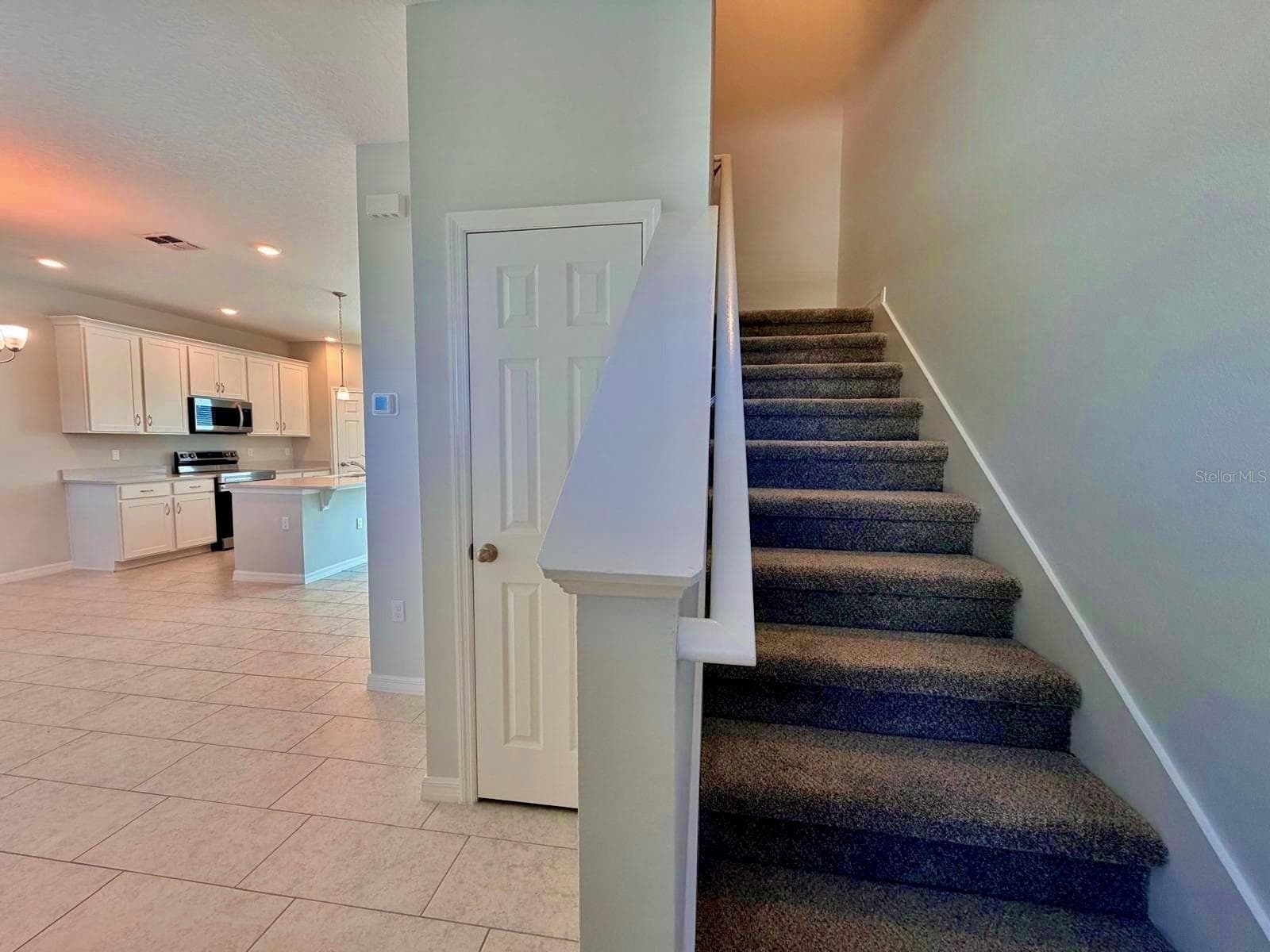 Townhouse at 5062 AVALON PARK BLVD, WESLEY CHAPEL, photo 8 of 35