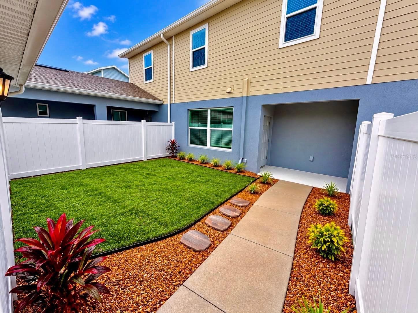 Townhouse at 5062 AVALON PARK BLVD, WESLEY CHAPEL, photo 22 of 35