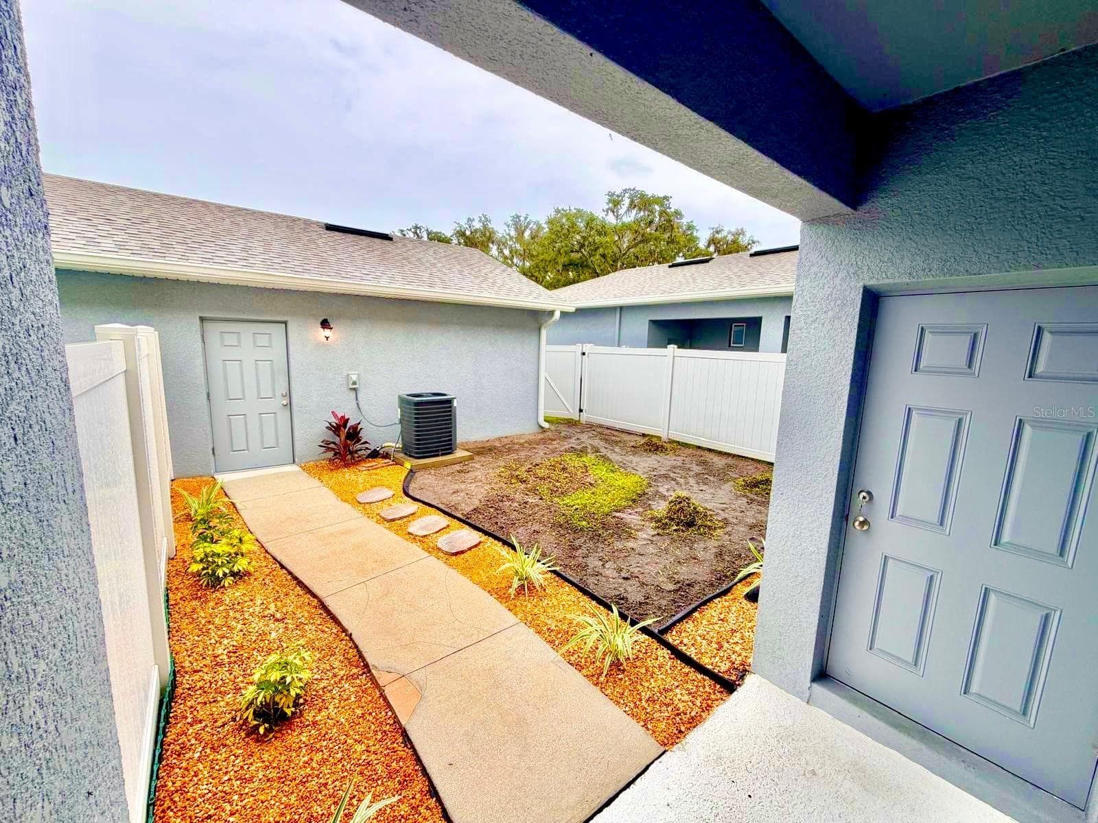 Townhouse at 5062 AVALON PARK BLVD, WESLEY CHAPEL, photo 23 of 35