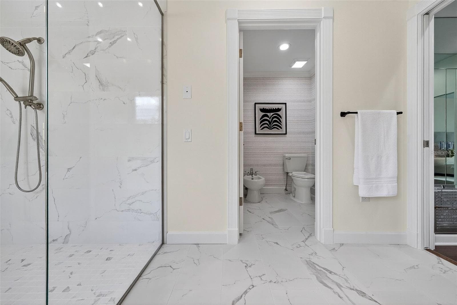 Single Family Residence at 3488 MISTLETOE LN, LONGBOAT KEY, photo 37 of 81