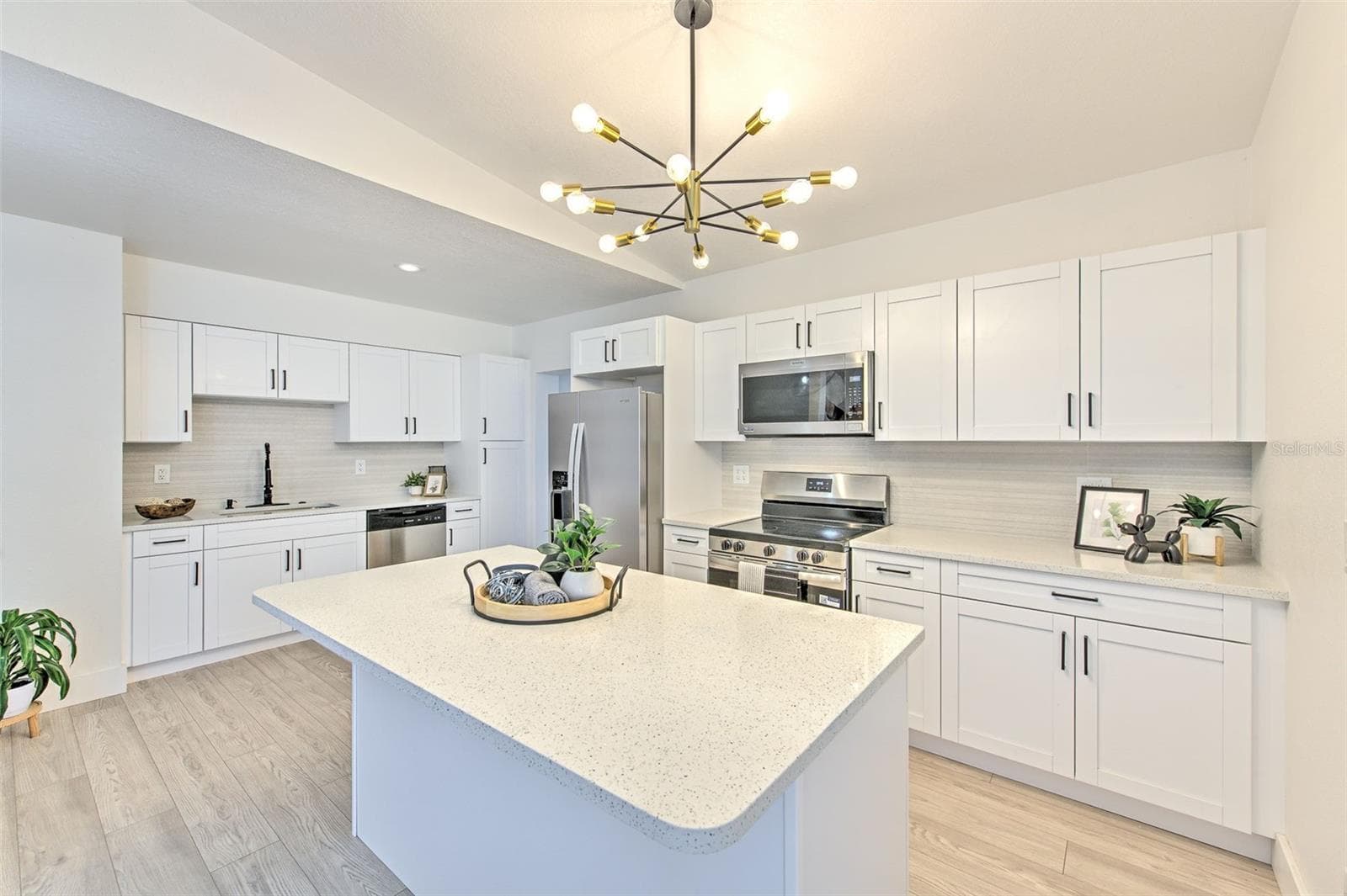 Single Family Residence at 507 SUTTON PL, BRANDON, photo 10 of 40