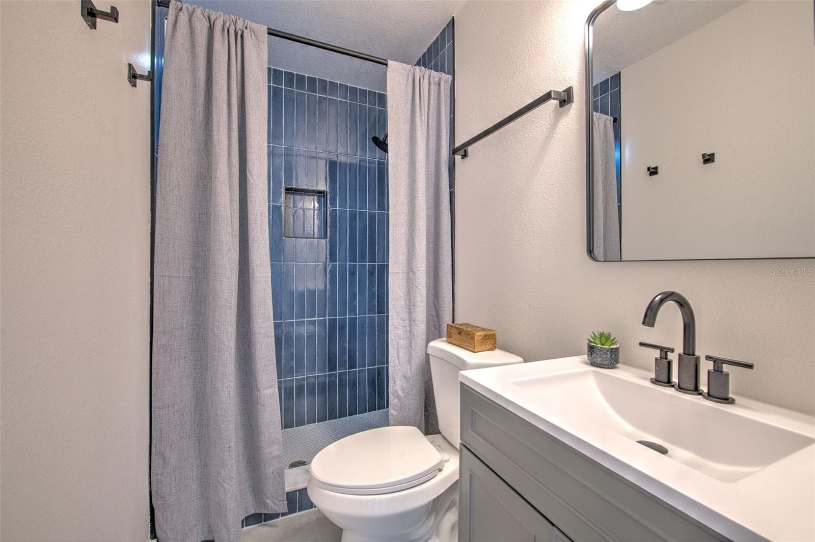 Single Family Residence at 507 SUTTON PL, BRANDON, photo 20 of 40