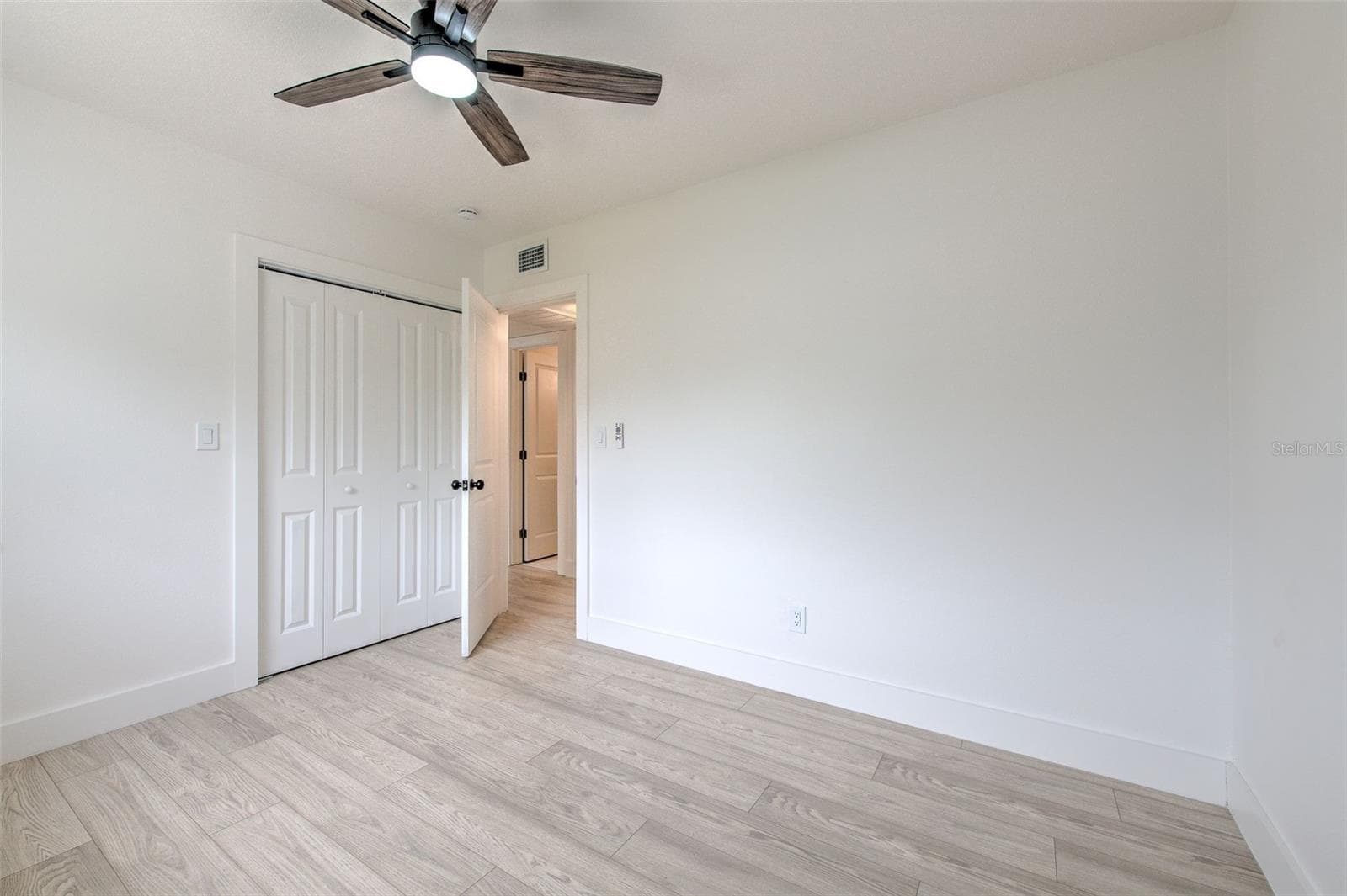 Single Family Residence at 507 SUTTON PL, BRANDON, photo 30 of 40