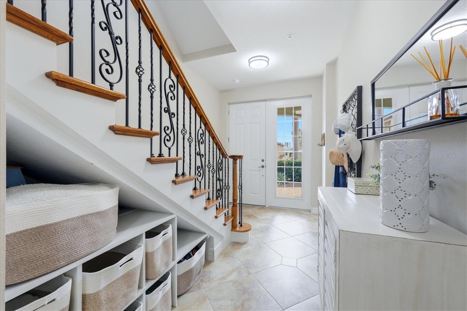 Foyer - 712 GRANADA AVE #2, VENICE