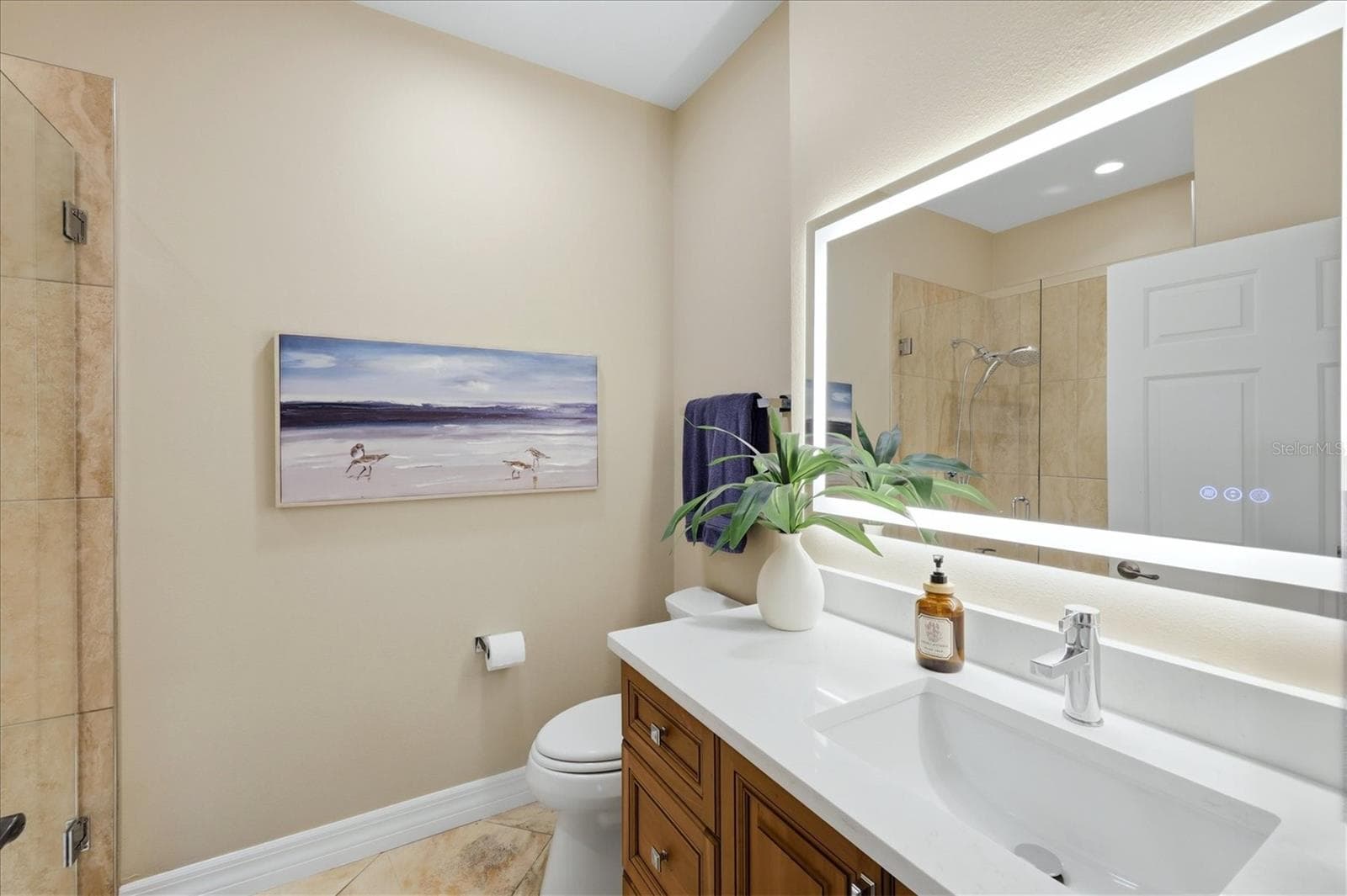 1st Floor Full Bathroom - 712 GRANADA AVE #2, VENICE