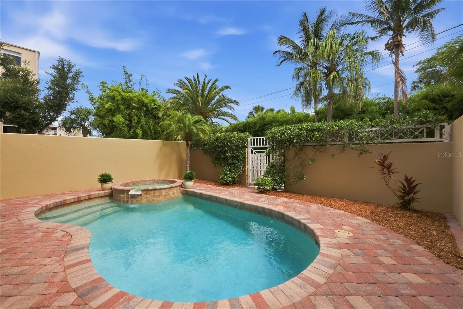 Private Pool & Spa - 712 GRANADA AVE #2, VENICE