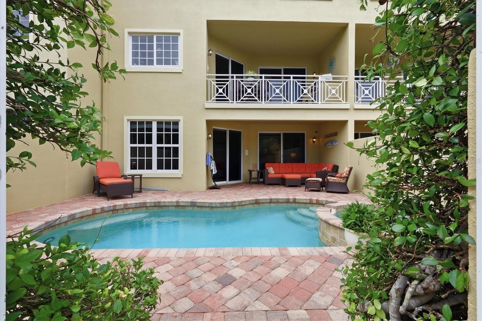 Private Pool & Spa - 712 GRANADA AVE #2, VENICE