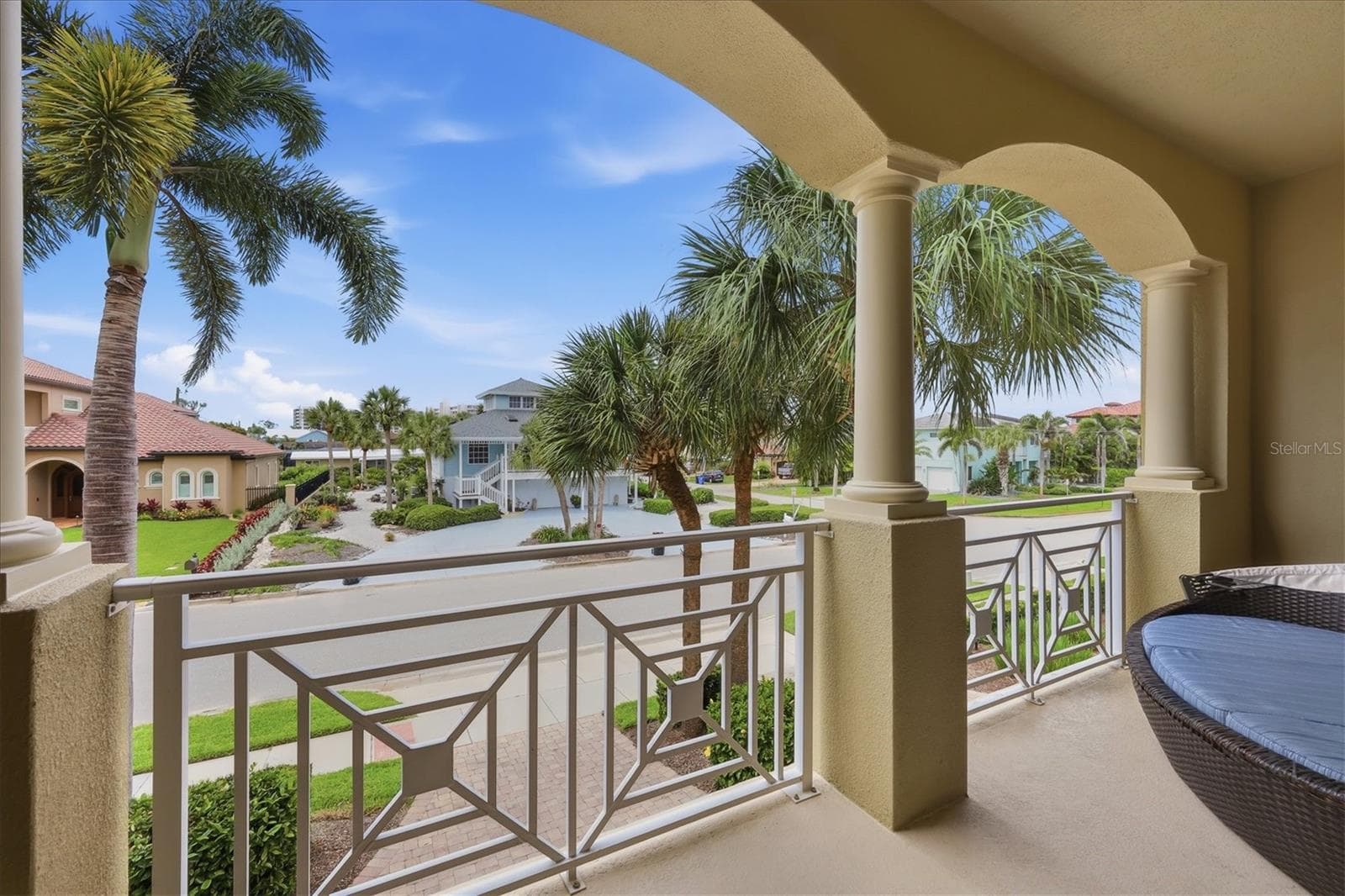 2nd Floor Front Balcony - 712 GRANADA AVE #2, VENICE