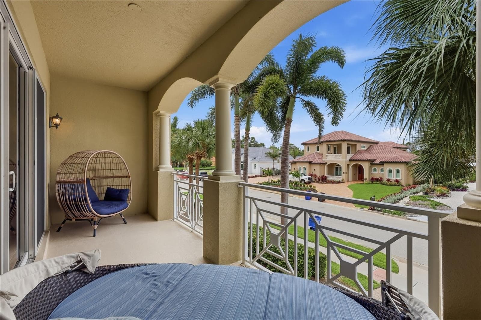 2nd Floor Front Balcony - 712 GRANADA AVE #2, VENICE
