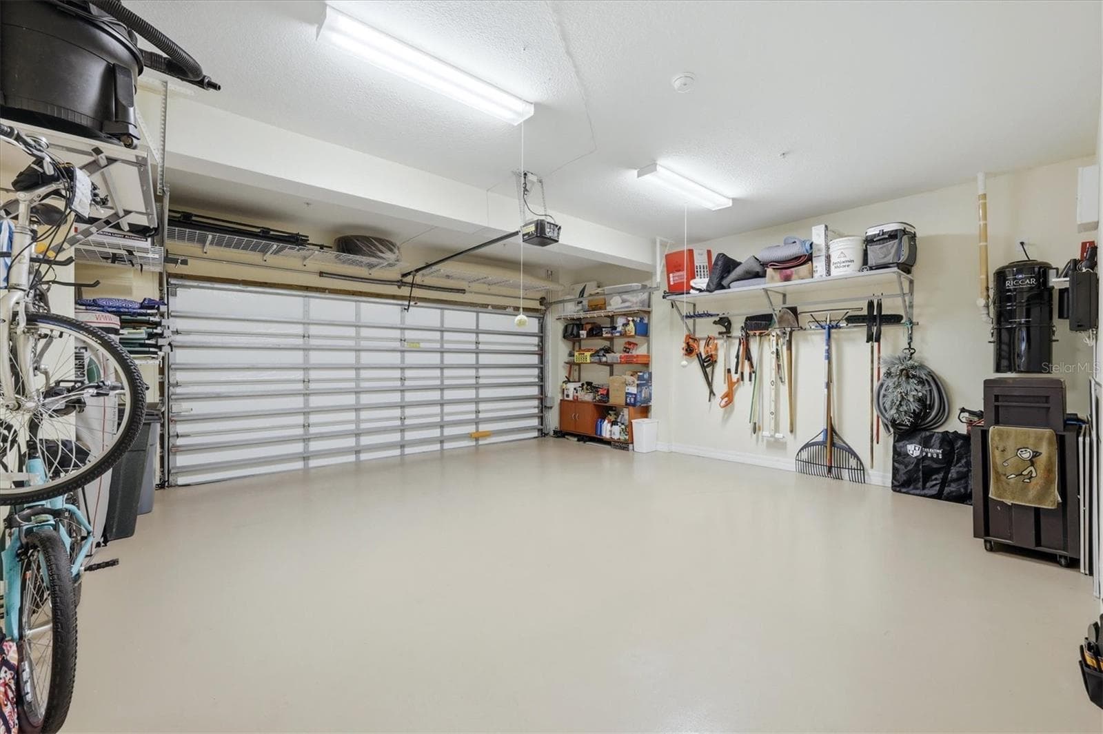 Over sized 2-car Garage with Epoxy Flooring - 712 GRANADA AVE #2, VENICE