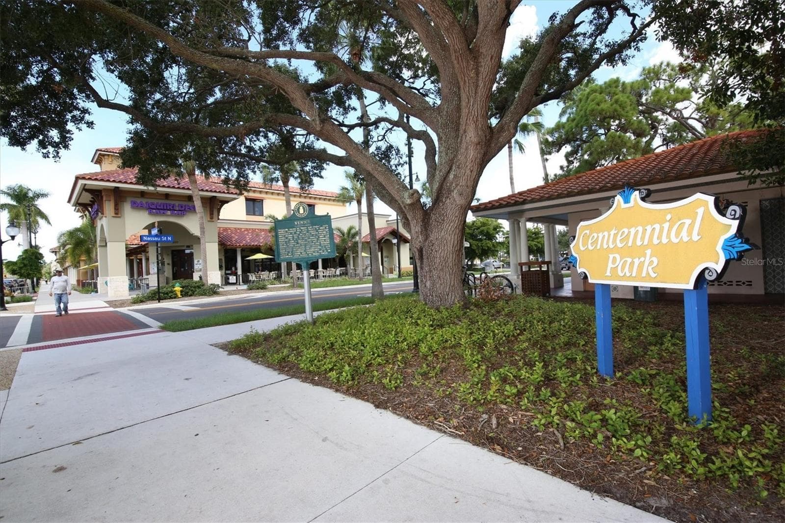 Downtown Venice - 712 GRANADA AVE #2, VENICE