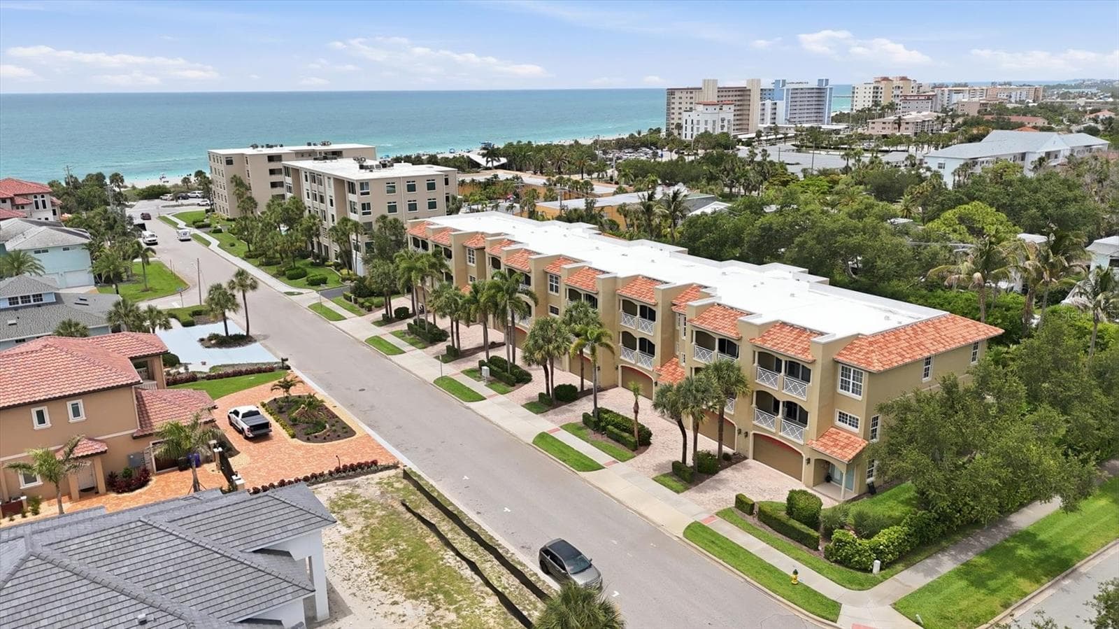 Westerly Aerial - 712 GRANADA AVE #2, VENICE