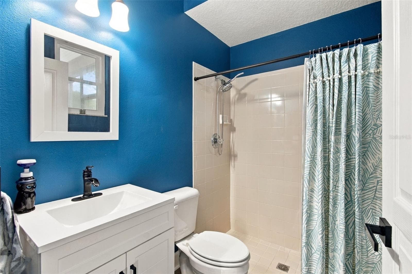 Bathroom 3 downstairs - 14031 ZEPHERMOOR LN, WINTER GARDEN