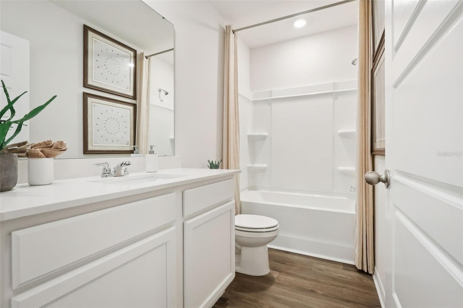 Townhouse at 1825 WOODEN ST, DAVENPORT, photo 24 of 31