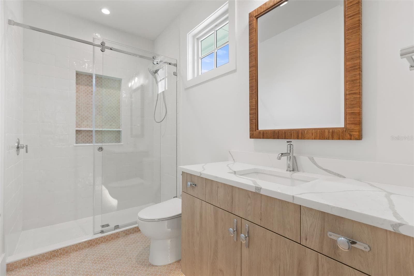3207 Middlesex Rd. upstairs bathroom - 3207 MIDDLESEX RD, ORLANDO