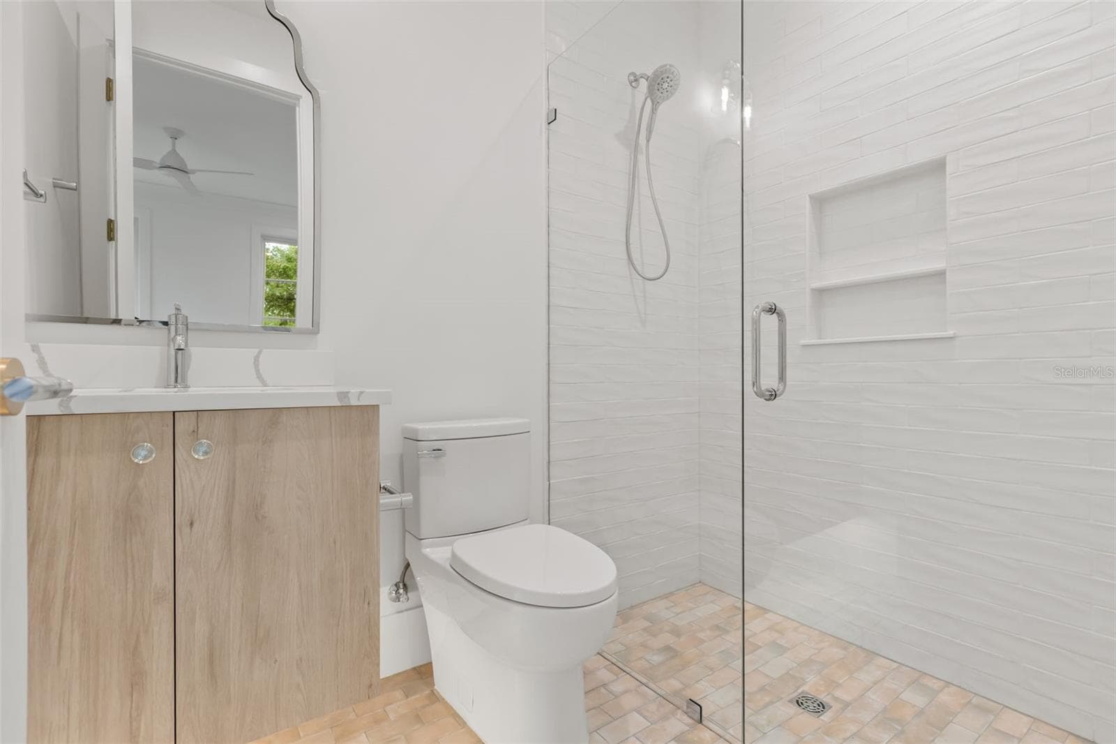 3207 Middlesex Rd. upstairs bathroom - 3207 MIDDLESEX RD, ORLANDO