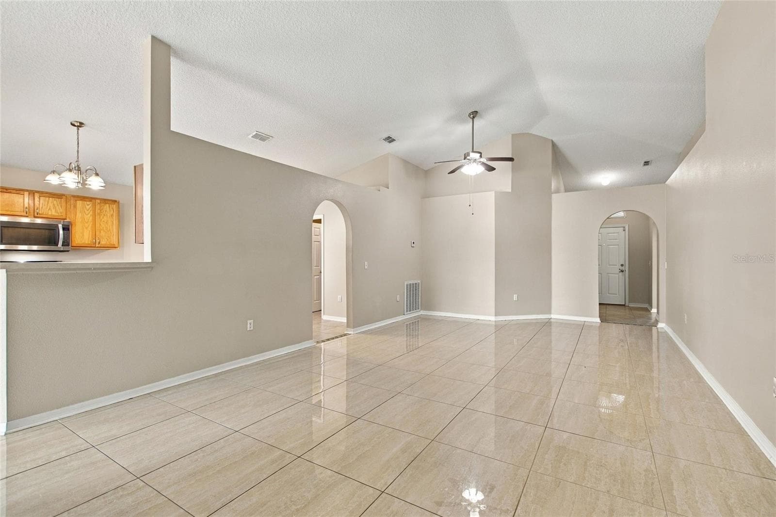 Single Family Residence at 2317 WALNUT CANYON DR, KISSIMMEE, photo 16 of 44