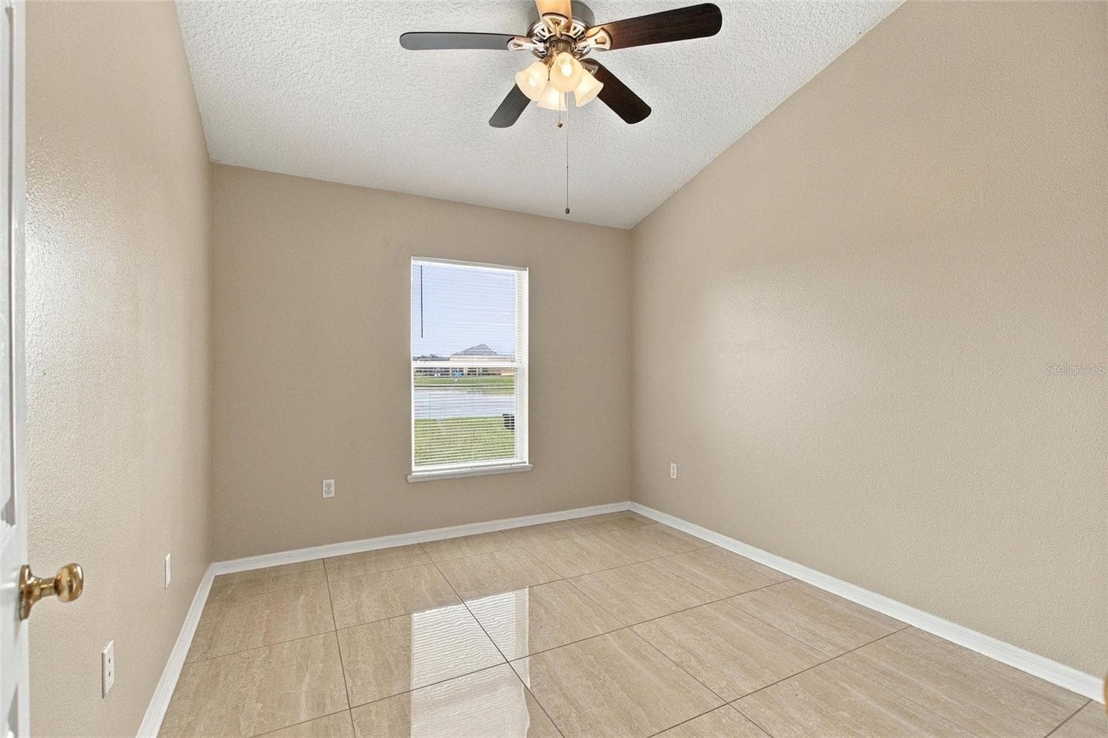 Single Family Residence at 2317 WALNUT CANYON DR, KISSIMMEE, photo 26 of 44