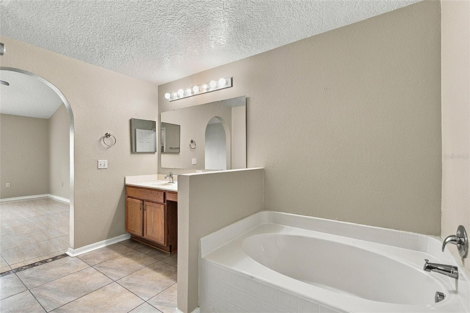 Single Family Residence at 2317 WALNUT CANYON DR, KISSIMMEE, photo 32 of 44