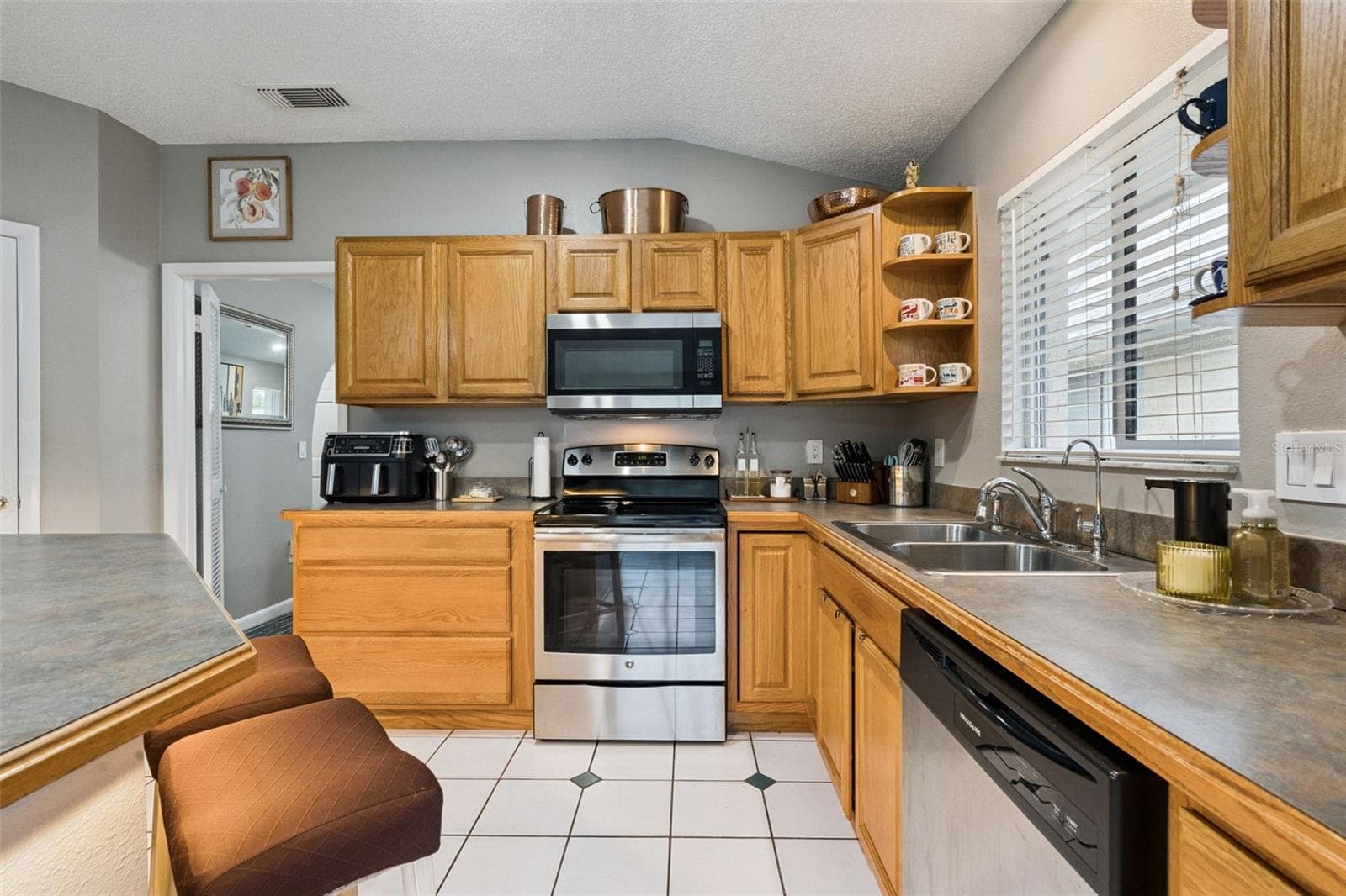 Single Family Residence at 313 ALBA LN, LAKE MARY, photo 11 of 28