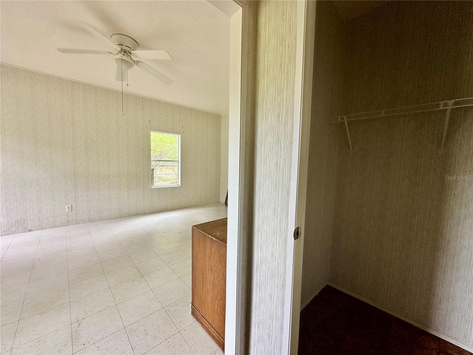Manufactured Home at 4752 W STATE ROAD 235, LA CROSSE, photo 24 of 40