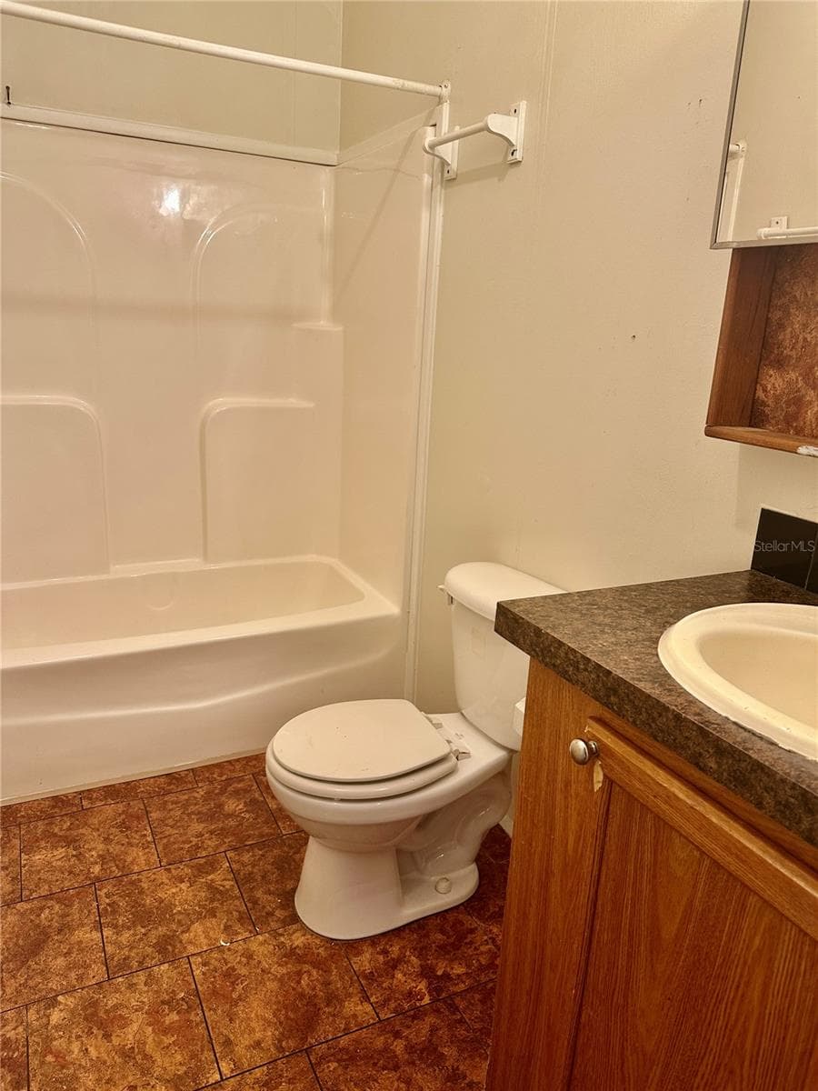Manufactured Home at 4752 W STATE ROAD 235, LA CROSSE, photo 34 of 40