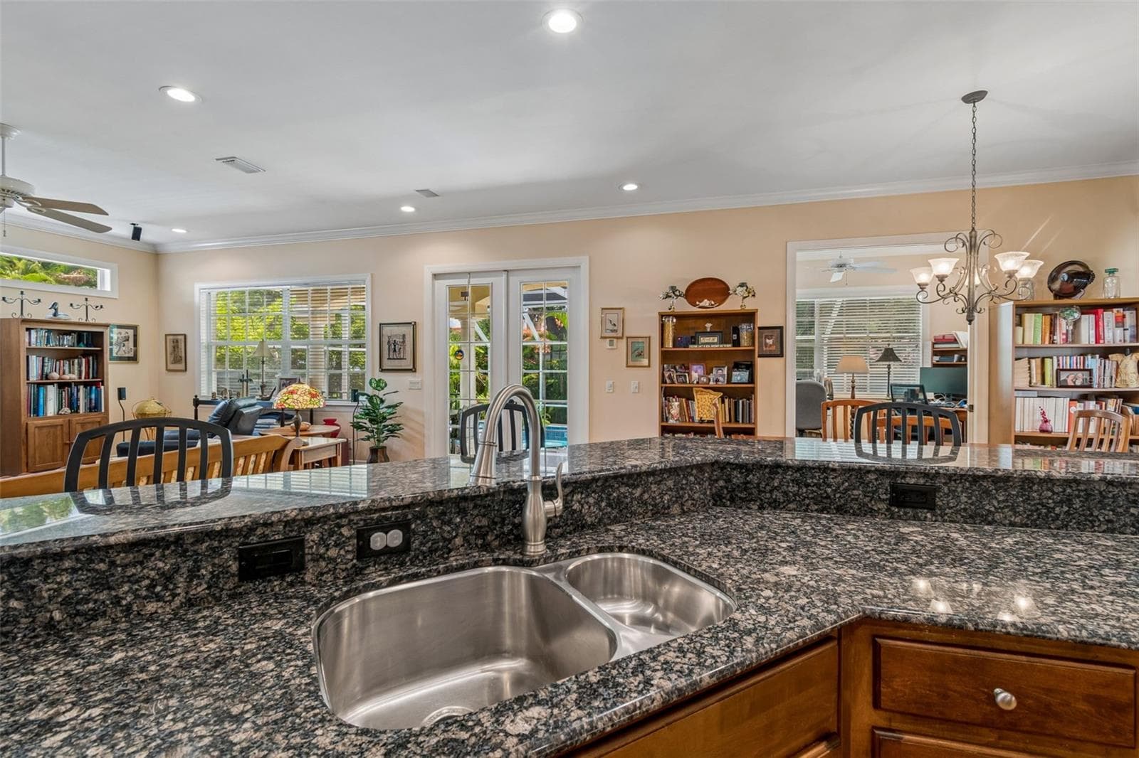 Single Family Residence at 107 BERMUDA AVE, TAMPA, photo 23 of 58