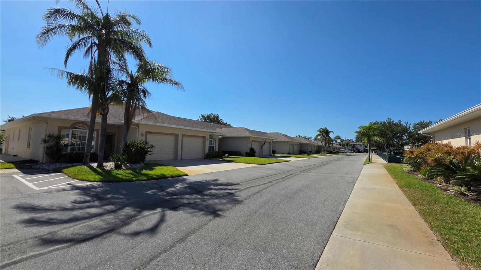 Villa at 2747 73RD CT W, BRADENTON, photo 3 of 20