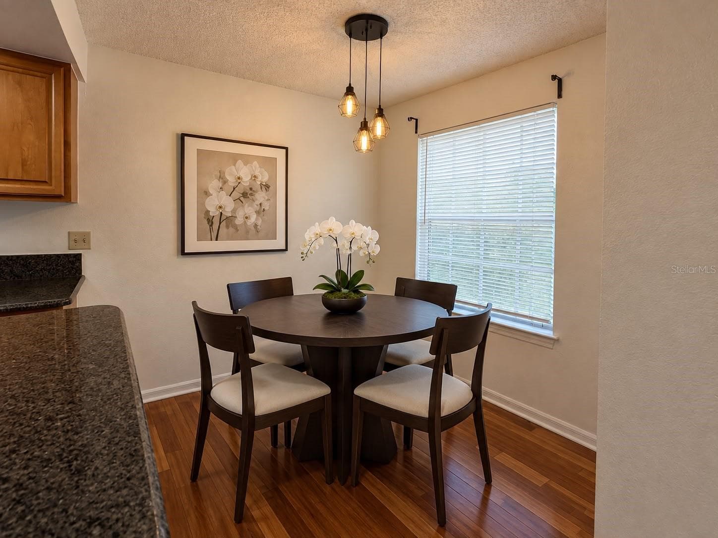 Stage Dinning Room - 1037 S HIAWASSEE RD #2824, ORLANDO