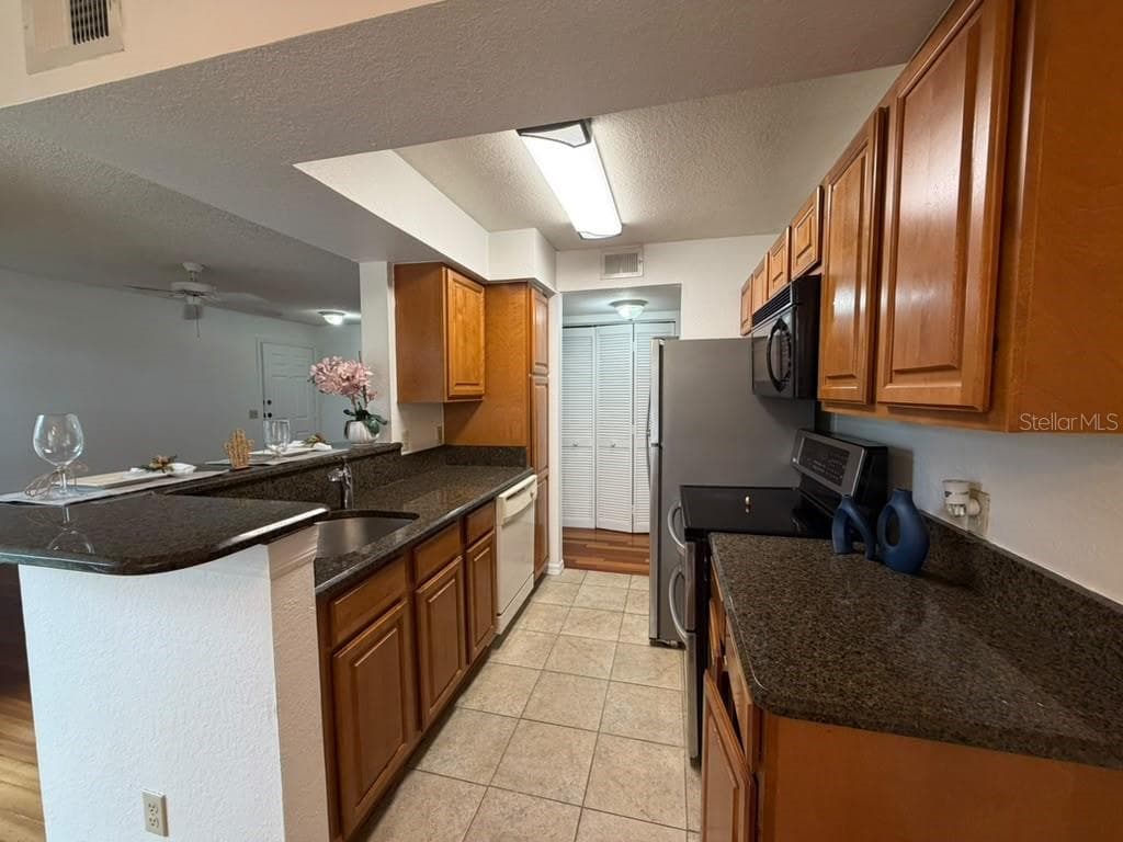 Kitchen - 1037 S HIAWASSEE RD #2824, ORLANDO