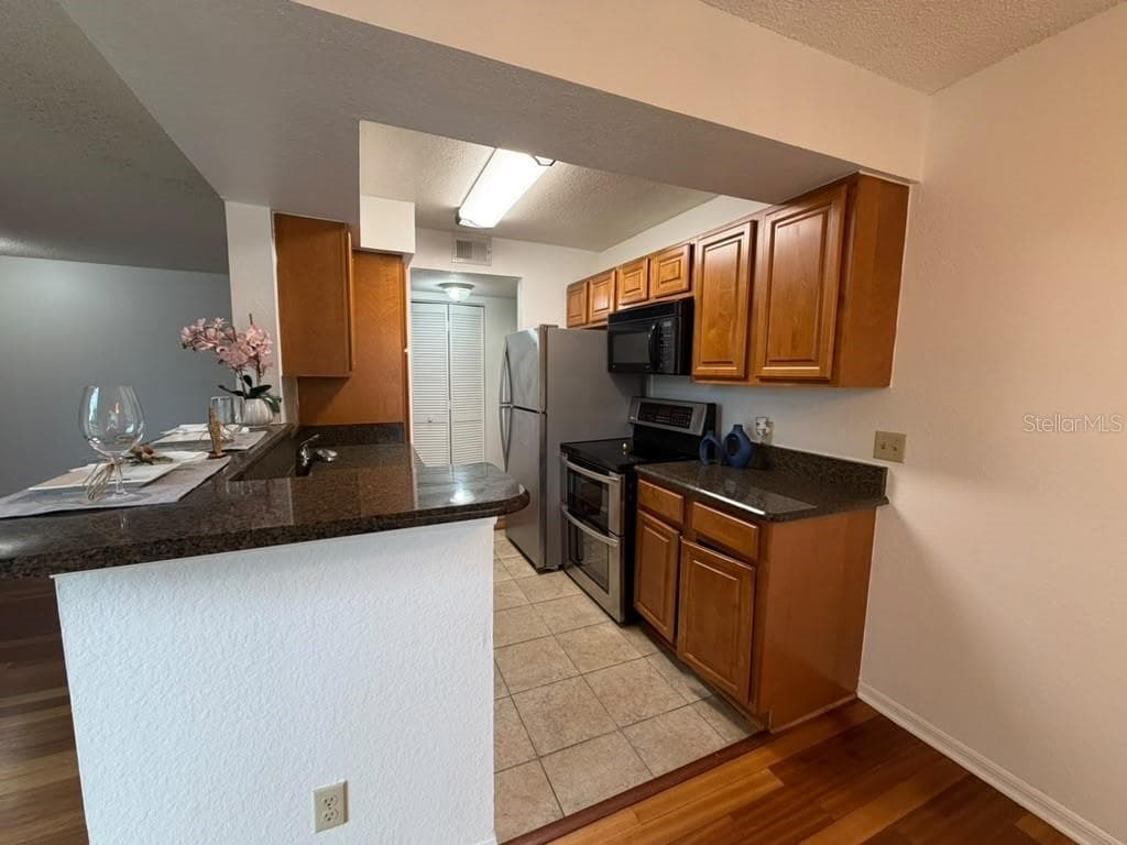 Kitchen - 1037 S HIAWASSEE RD #2824, ORLANDO
