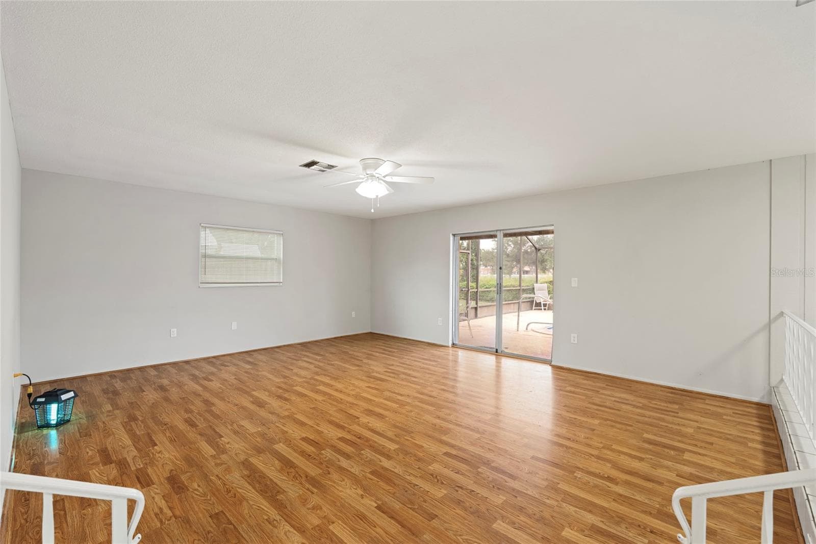 Single Family Residence at 517 PEACH STREET, VENICE, photo 7 of 40