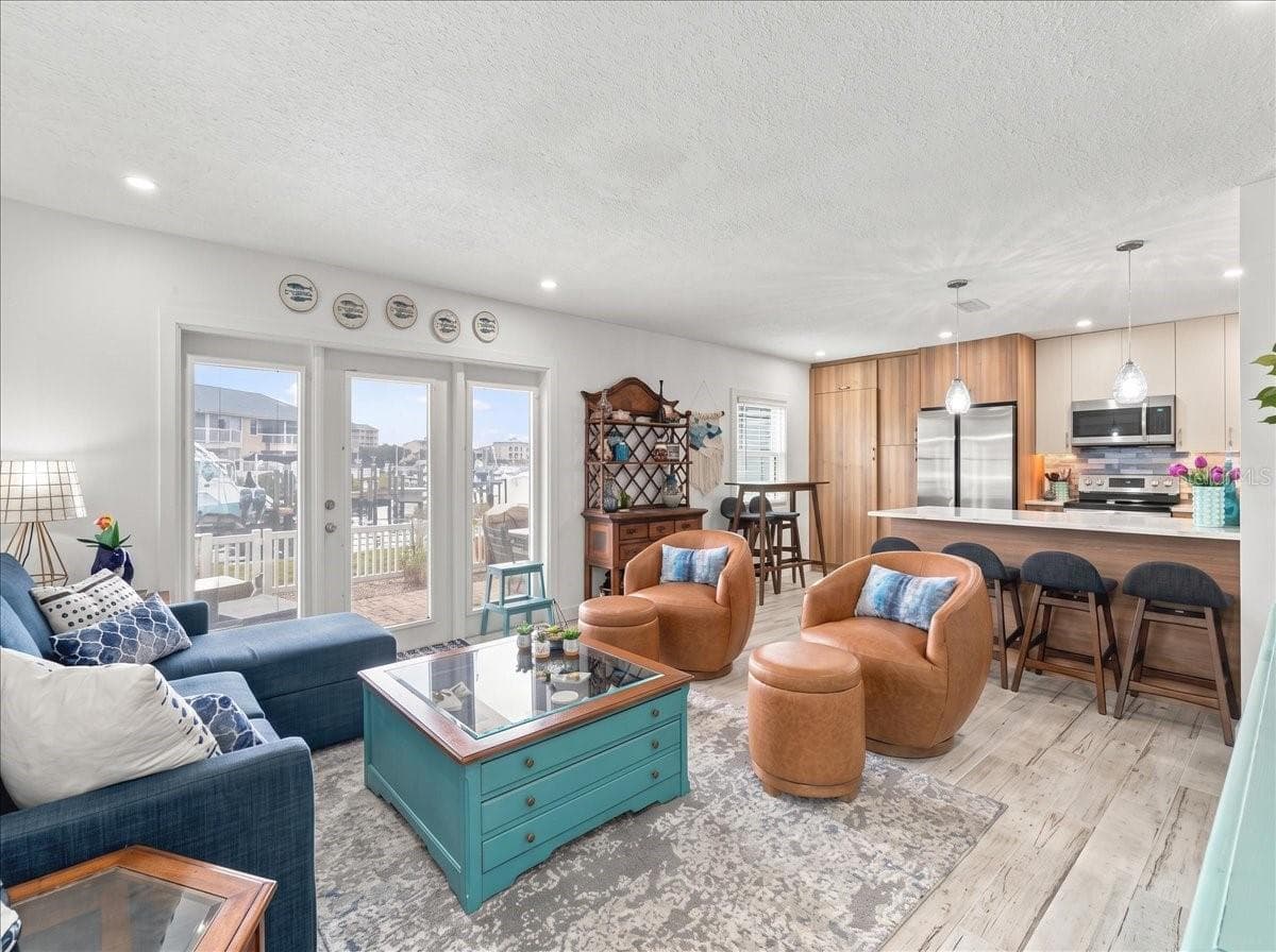 Condominium at 5153 SALMON DR SE #B, ST PETERSBURG, photo 4 of 50