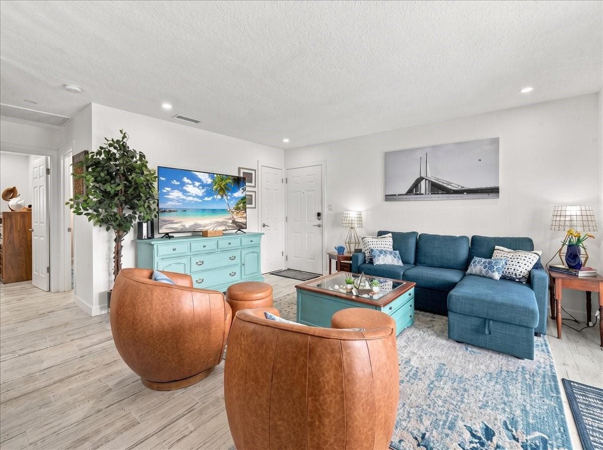 Condominium at 5153 SALMON DR SE #B, ST PETERSBURG, photo 6 of 50