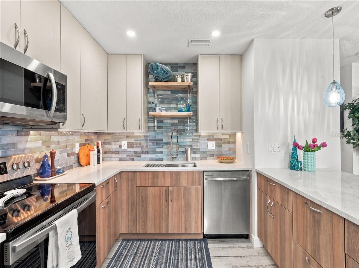 Condominium at 5153 SALMON DR SE #B, ST PETERSBURG, photo 11 of 50