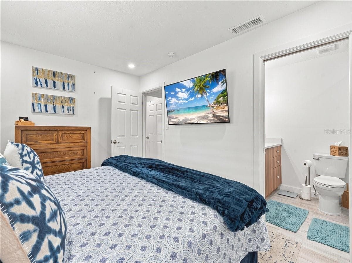 Condominium at 5153 SALMON DR SE #B, ST PETERSBURG, photo 16 of 50