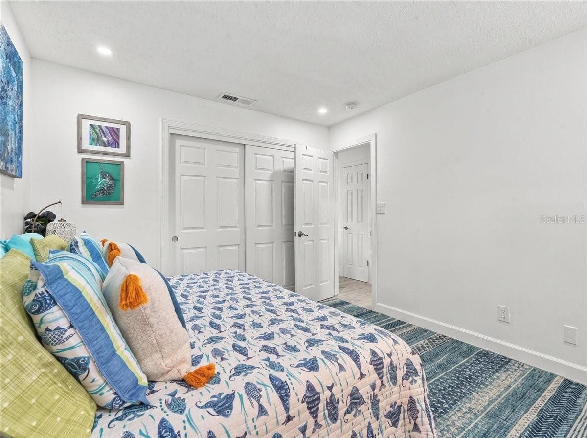 Condominium at 5153 SALMON DR SE #B, ST PETERSBURG, photo 19 of 50