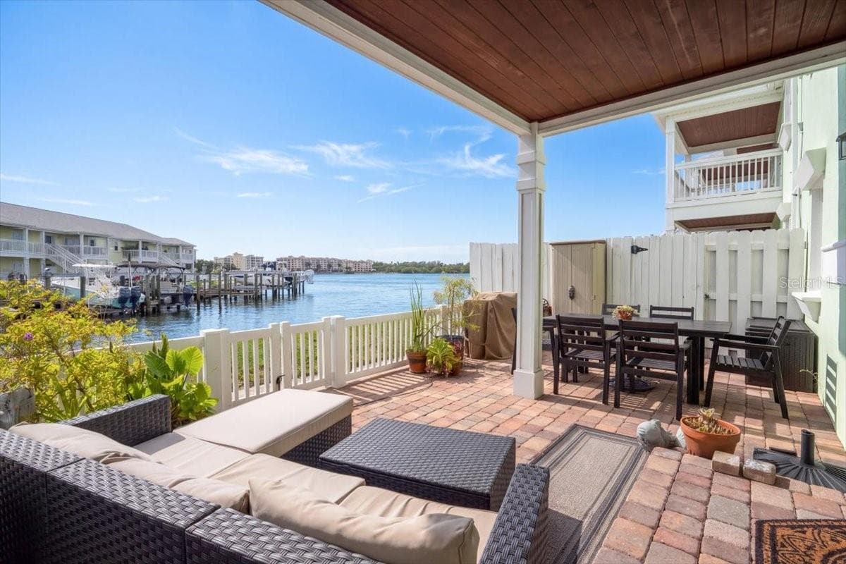 Condominium at 5153 SALMON DR SE #B, ST PETERSBURG, photo 23 of 50