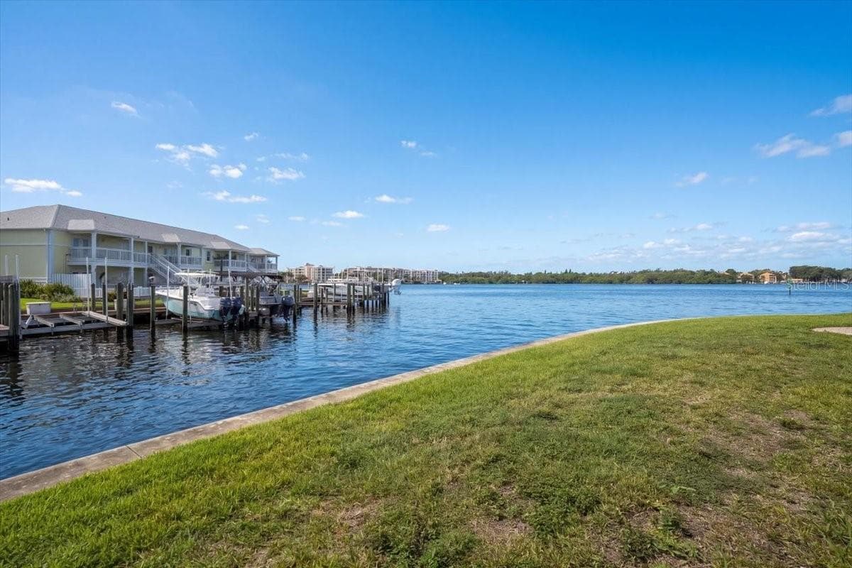 Condominium at 5153 SALMON DR SE #B, ST PETERSBURG, photo 27 of 50