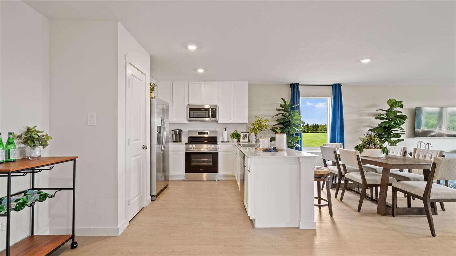 Single Family Residence at 6117 SWAMP BAY DR, EDGEWATER, photo 8 of 21