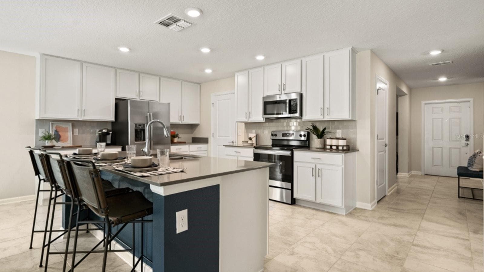 Single Family Residence at 5065 WORCHESTER DR, KISSIMMEE, photo 2 of 18